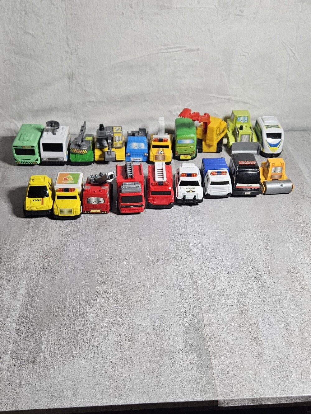 19 Pull Back Vehicles
